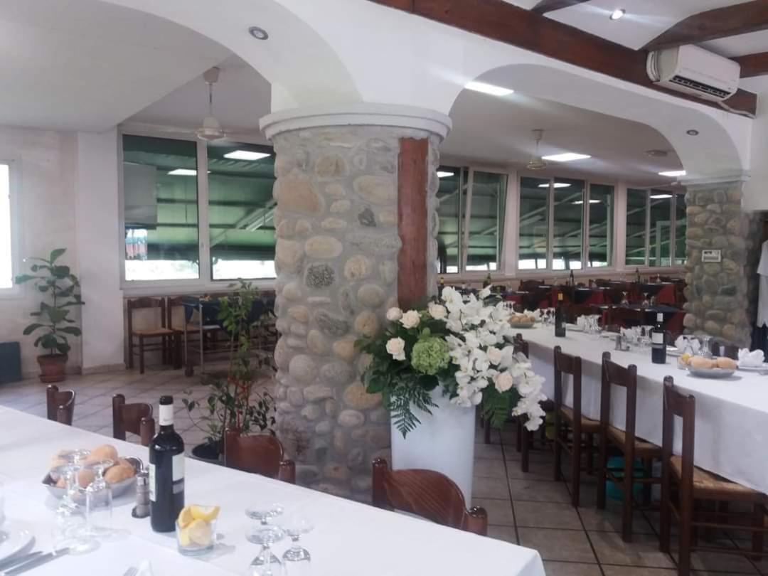Mambly B&B Ristorante Pizzeria Galliate Kültér fotó
