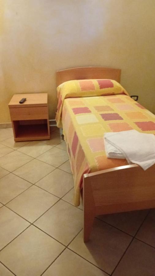Mambly B&B Ristorante Pizzeria Galliate Kültér fotó