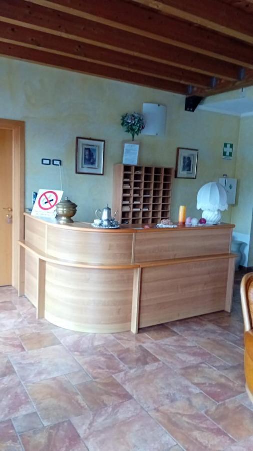Mambly B&B Ristorante Pizzeria Galliate Kültér fotó